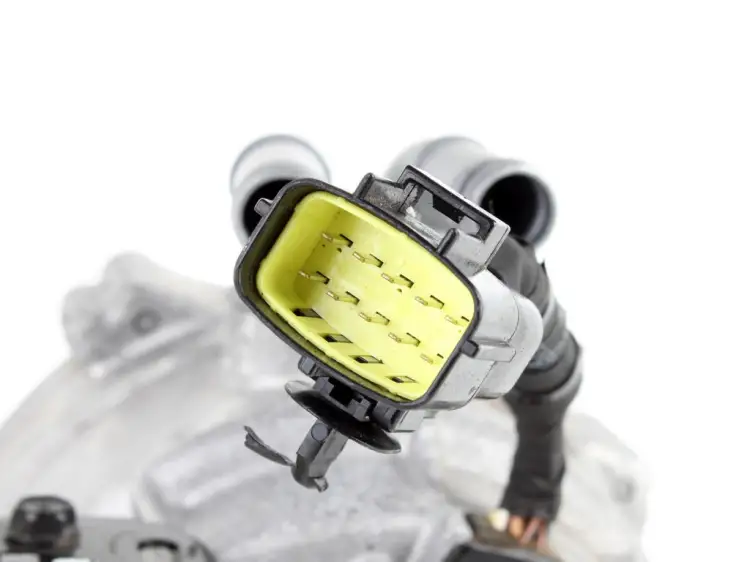 ALTERNATOR 4