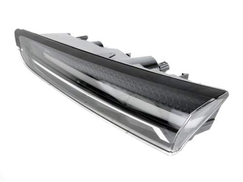 LAMPA PRAWA TYLNA W KLAPĘ  1