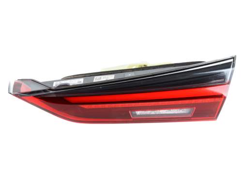 LAMPA LED PRAWA TYLNA W KLAPĘ