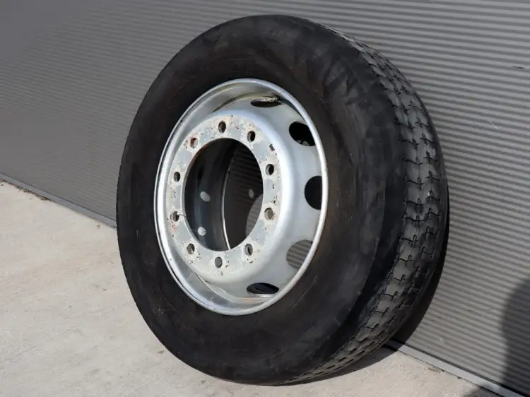 FELGA STALOWA Z OPONĄ 2