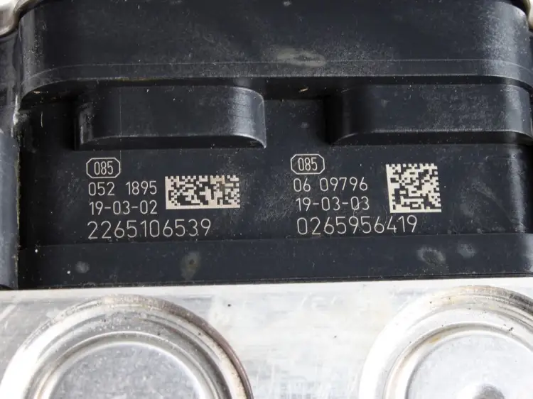 POMPA HAMULCOWA ABS 8
