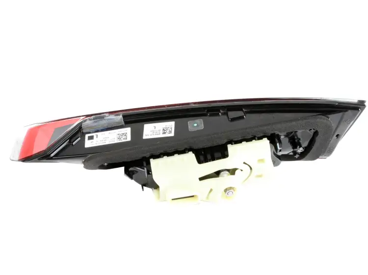 LAMPA LED LEWA TYLNA W KLAPĘ - UK 2