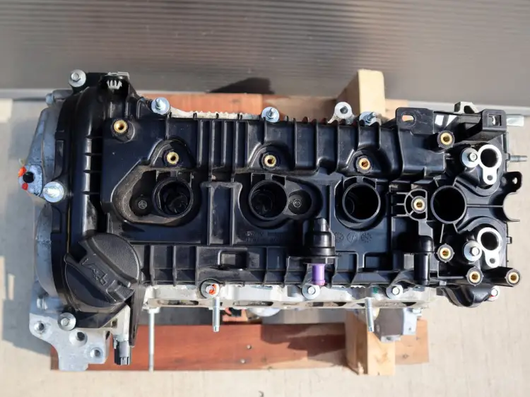 SILNIK NA AUCIE 1.6 E-TECH R666 3