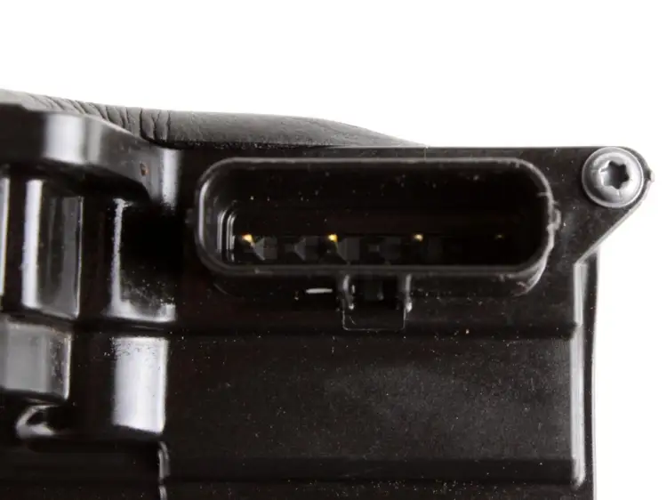 ZAMEK DRZWI LEWY TYLNY 4