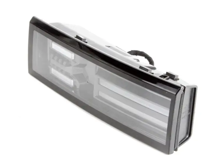 LAMPA PRAWA TYLNA W KLAPE LED 1