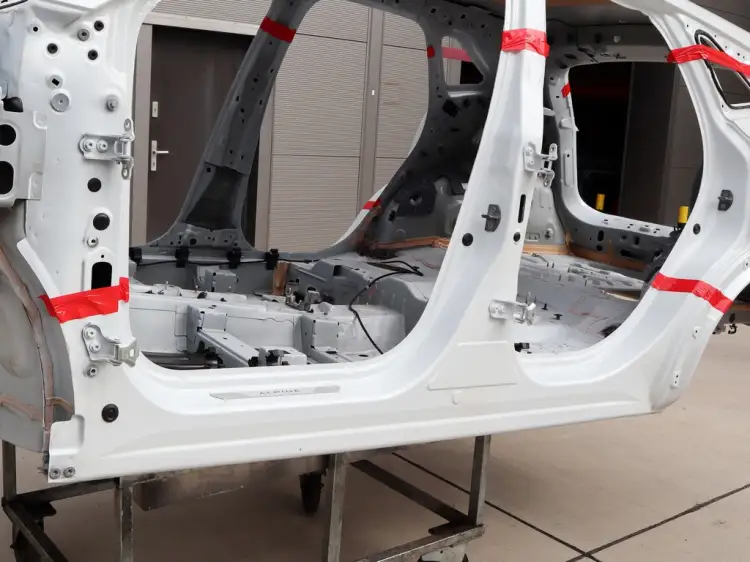 PRÓG LEWY SŁUPEK ŚRODKOWY 1