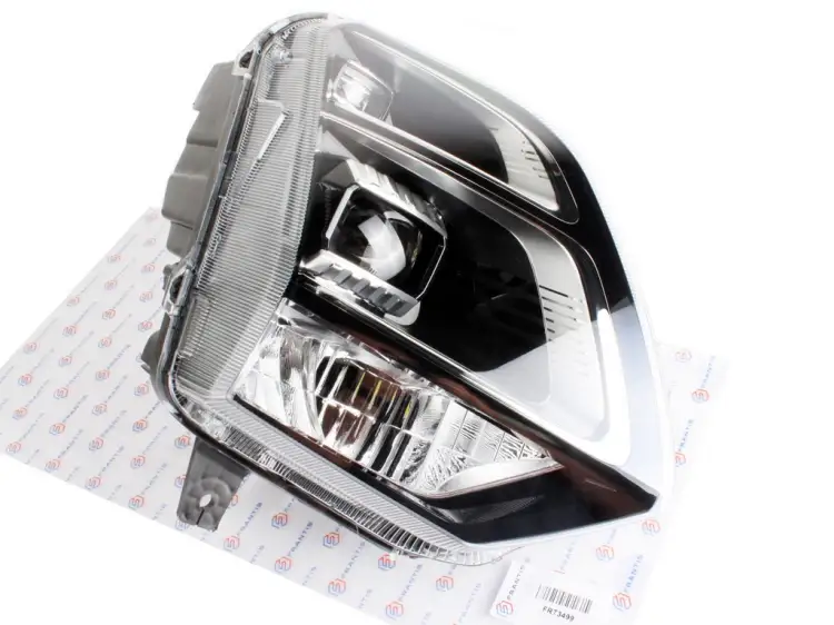REFLEKTOR PRAWY LAMPA PRAWA PRZEDNIA FULL LED